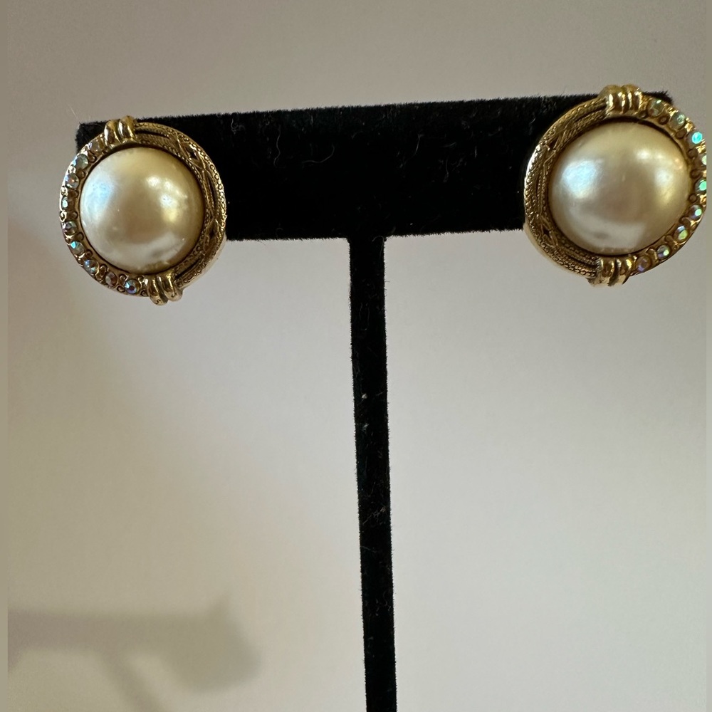 1928 post faux perl and ab rhinestone gold tone earrings